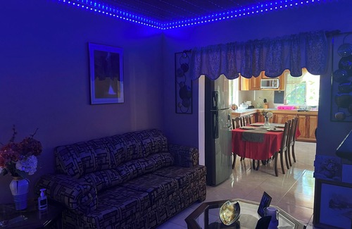 Lacovia Apartment | Serenity Suite 2BR King Apt W/AC