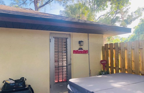 Fort Myers Shores House | Serenity Suite - Pet friendly