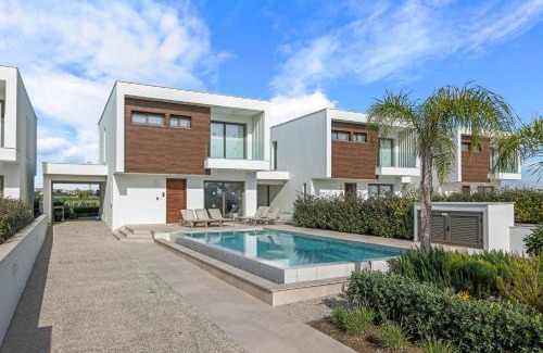 Softades Villa | Serenity Waves Villa 11