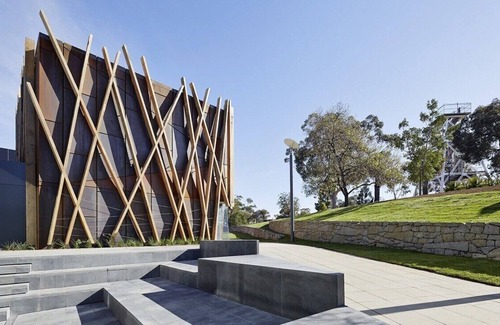 Bendigo Apartment | Serpentine Park on View
