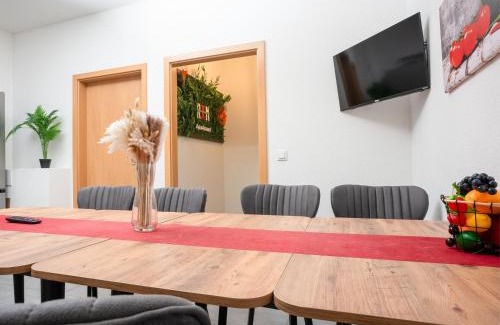 Konig Ludwig Apartment | Serviceroom24 - Space in Recklinghausen WLAN - Smart-TV - 24-7 Check-in und Küche