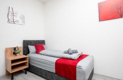 Konig Ludwig Apartment | Serviceroom24 - Space in Recklinghausen WLAN - Smart-TV - 24-7 Check-in und Küche