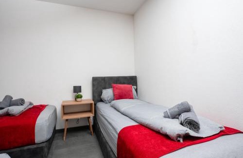 Konig Ludwig Apartment | Serviceroom24 - Space in Recklinghausen WLAN - Smart-TV - 24-7 Check-in und Küche