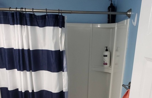 East Falmouth House | Set Up for Comfort! Beautiful Home in Falmouth - 3 bedroom/2bath - Sleeps 6