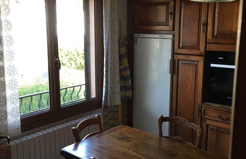 Sete Apartment | SETE rental 500 meters from the beaches, quiet residential area with trees.