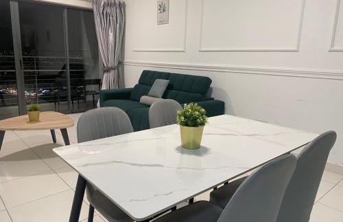 Puchong Apartment | Setiawalk Premier Suite Puchong - 7pax 2R2B
