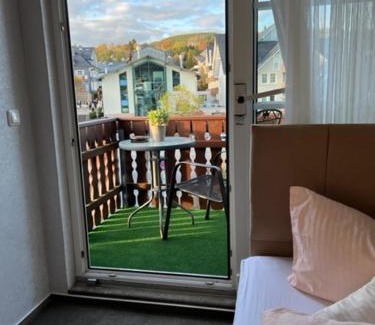 Ortsmitte Hotel | Sevda's Hotel Garni Weinforth