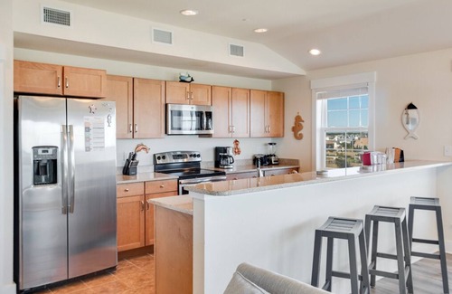 Kill Devil Hills Condo | Seven Cs 402: Oceanfront Condo, Shared Pool
