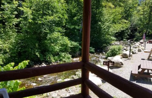 Lake George House | Seven Dwarfs Cabin - On The Brook Cabins