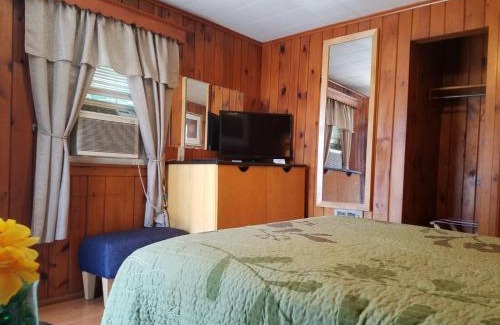 Lake George Cabin | Seven Dwarfs Cabins - White Cabin
