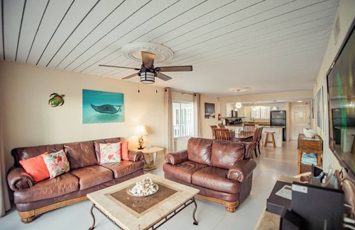 Seven Mile Beach Condo | Seven Mile Beach -2nd Floor Beach View at Sunset Cove