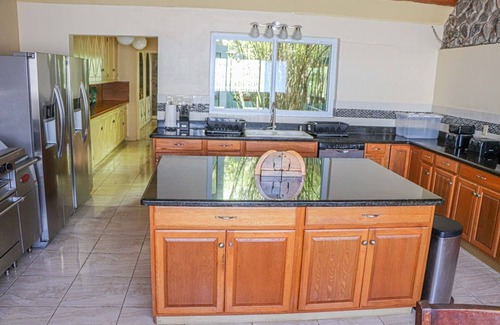 Runaway Bay Villa | Seven Palms Villa