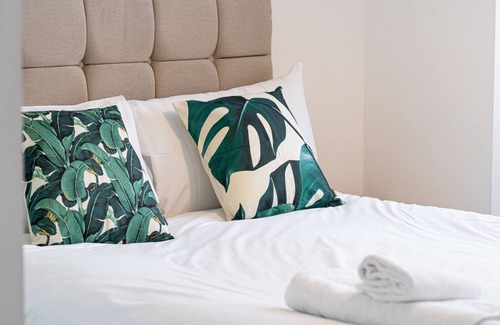 The Westside Apartment | SevenStays Broadway Residences - Gym and Parking