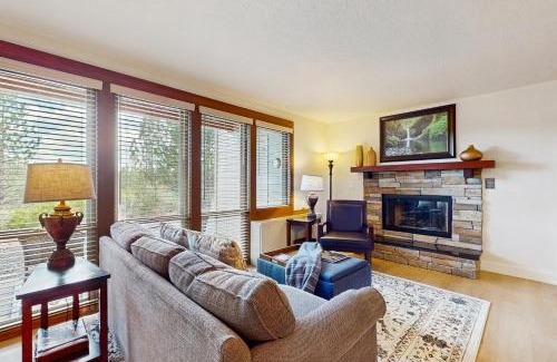 Bend Apartment | Seventh Mountain Resort 514