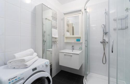 Bronowice Apartment | Sewera Cozy Nest Apartment by BookingHost