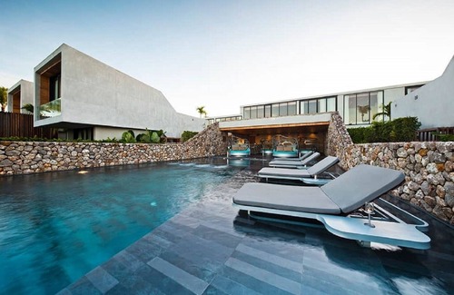 Khuekkhak Apartment | (SHA+)Beachfront Suite with Private Pool (BS4)