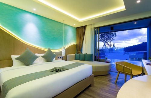 Patong Resort | (SHA+)Deluxe Pool Access with Seaview Patong