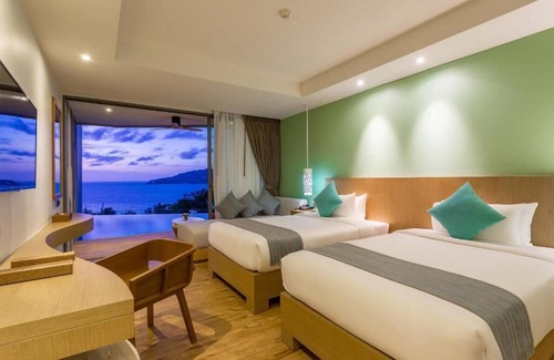 Patong Resort | (SHA+)Deluxe Pool Access with Seaview Patong