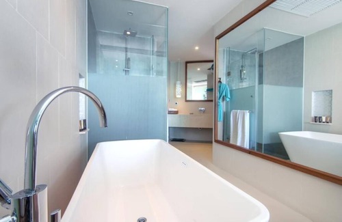 Patong Resort | (SHA+)Deluxe Pool Access with Seaview Patong