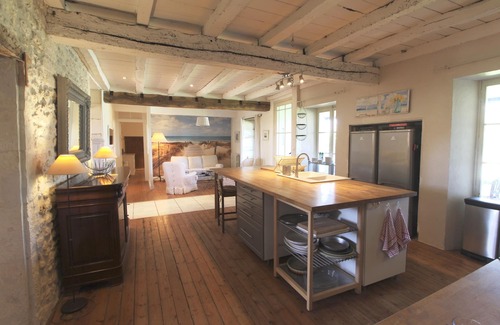 Chermignac House | SHABBY CHIC PARADISE “Huge house, gardens and pool. So much fun. Loved it”.