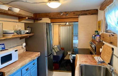 Stillwater Cabin | Shabby-chic Rustic-industrial shipping container fully equiped tiny home