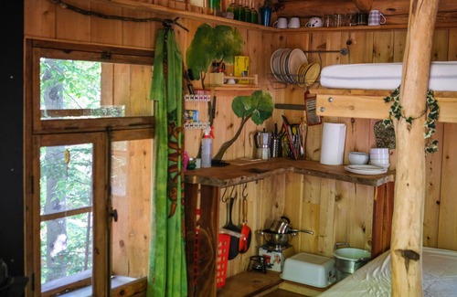 Saint-Sauveur Cabin | SHACK IN THE TREES - THE GROUND