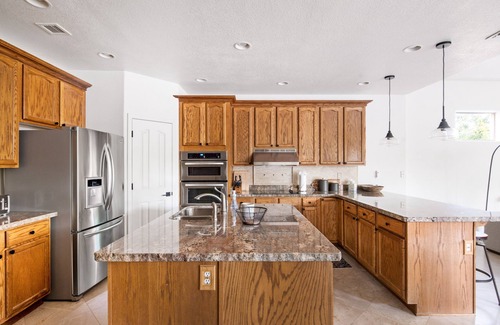 Paradise Plaza House | Shadow Mountain Retreat- Perfect location, Pool, Games, & Hiker's retreat