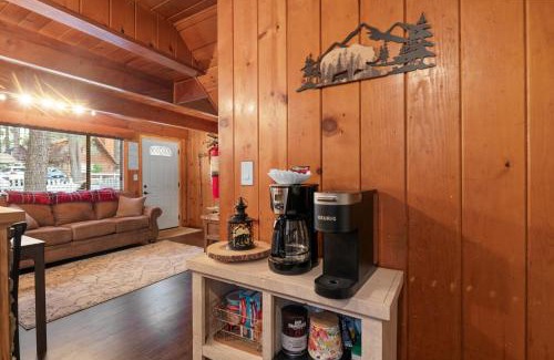 Big Bear House | Shady Pine Cottage - This adorable cabin is the perfect getaway for your next stop in the mountains!