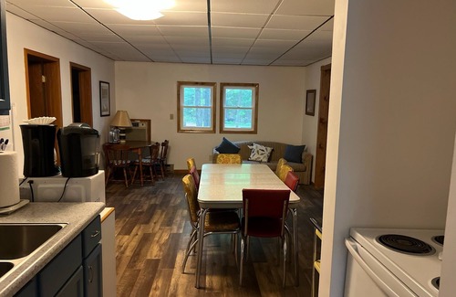 Tomahawk Cabin | Shady Rest #13 Lower Manor, 3BR/2BA, Lakefront, Beach, Fishing, Relaxing, Fun!