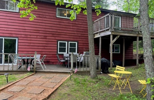 Tomahawk Cabin | Shady Rest #13 Lower Manor, 3BR/2BA, Lakefront, Beach, Fishing, Relaxing, Fun!