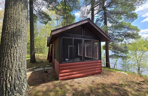 Rhinelander Cabin | Shady Rest Cabin #6, Lakefront, Beach, Dock, Swimming, Firepit