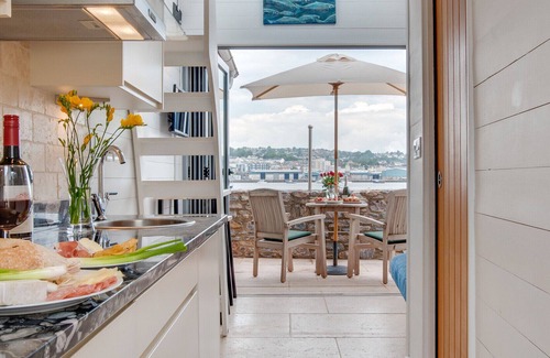 Shaldon House | Shaldon Beach Hut 5 - One Bedroom House, Sleeps 2