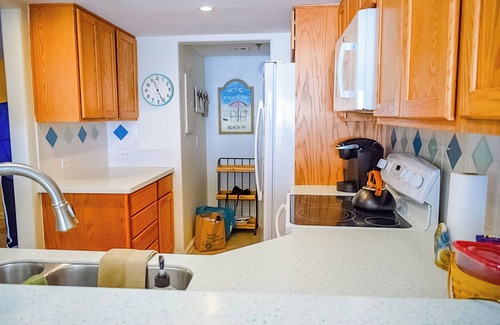 Cherry Grove Beach Condo | Shalimar 3B! Oceanfront Bliss! 2BR Condo with Balcony Access from BOTH Bedrooms!