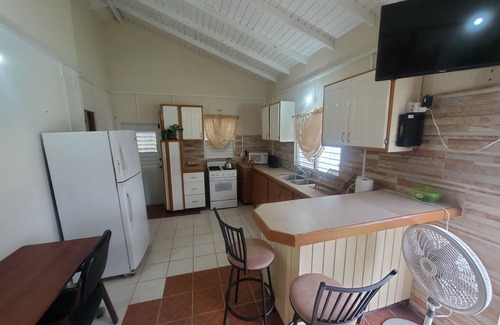 Merlin Bay Apartment | Shalom Apt. Cozy space close to beach, restaurant, bus, nightlife