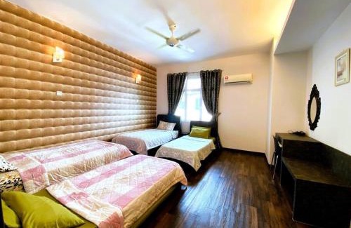 Tanjung Bungah Villa | Shamrock Breeze Villa 2: Coastal Haven for 25 Guests