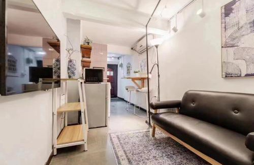 Huaihai Road Commercial Area Apartment | Shanghai alleyway