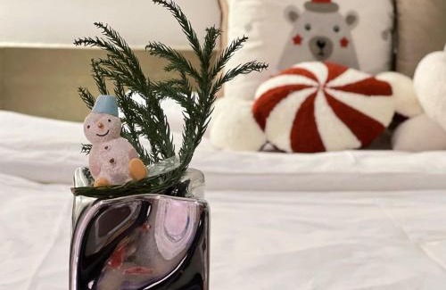 Jing'an Apartment | Shanghai Hills & Gefii Fifty Shades of Grey close to Jing'an Temple