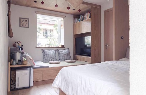 Jing'an Bed & Breakfast | Shanghai Hills & Gefii Sixteen Cats close to Jing'an Temple