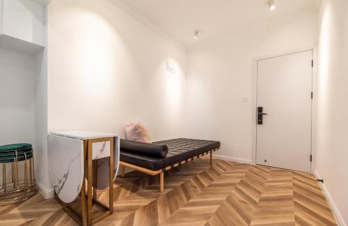 Downtown Shanghai Apartment | Shanghai Hills & Serendipity MCM Near Line1 & Line2 People's Square