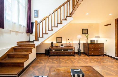 Jing'an Apartment | Shanghai Hills & Well-time MCM Family B&B with Terrace Near Line2 Jing'an Temple