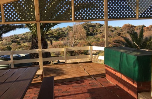 District Council of the Copper Coast Cabin | Shangri La Moonta Bay