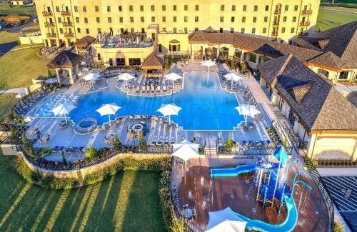 Afton Hotel | Shangri-La Resort
