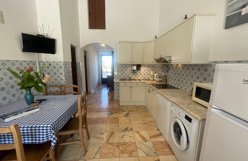 Montemor-o-Novo House | Shared Quinta with Pool and Olive Grove Views