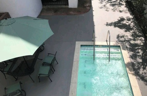 Wilshire Center Apartment | Shared Room 44 in Koreatown
