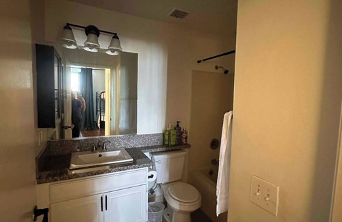 Wilshire Center Apartment | Shared Room 44 in Koreatown