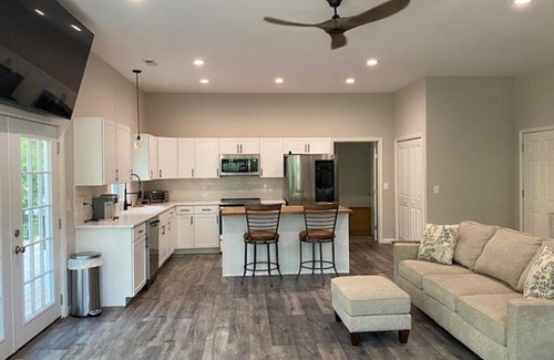 Osage Beach House | Shawnee Bend Lake of the Ozarks Shome, Quiet! Fisherman room for trailer parking