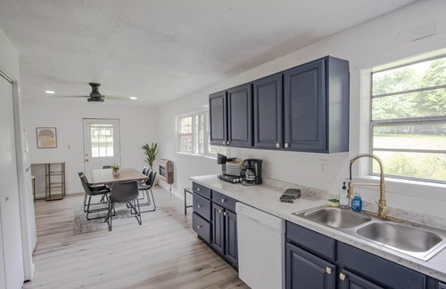Monteagle House | Shea's Chalet - Cozy home in Monteagle, TN
