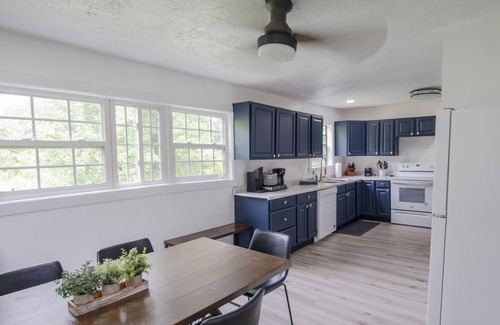 Monteagle House | Shea's Chalet - Cozy home in Monteagle, TN