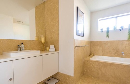 Prevelly House | Shearwater - by the beach