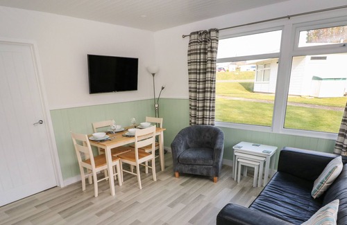 Haverfordwest House | SHEARWATER CHALET, with a garden in Roch